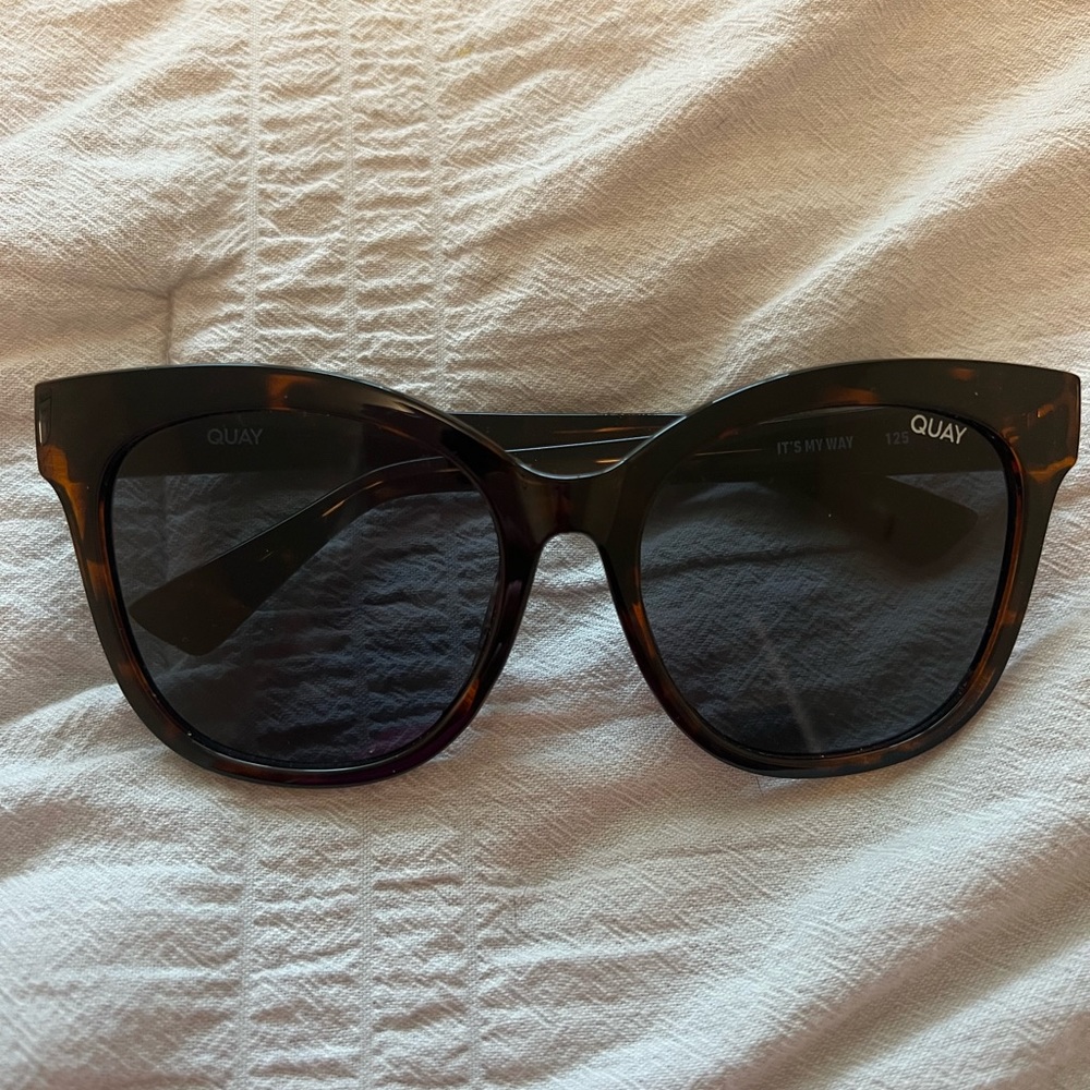 Quay Sunglasses Valet 125